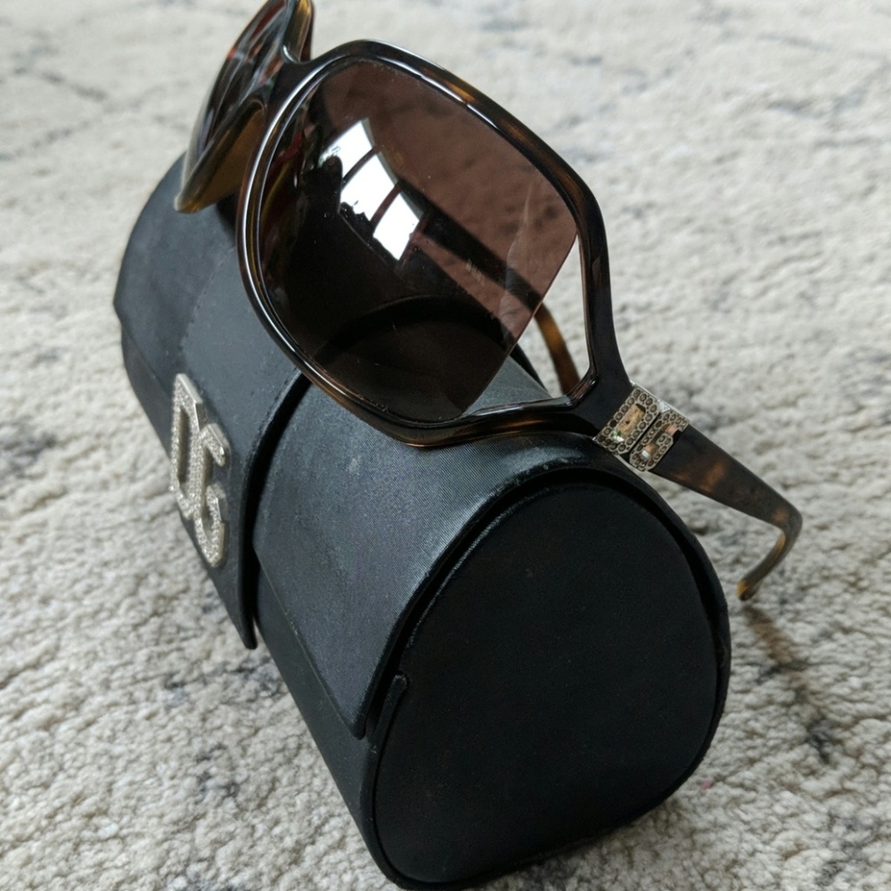 Authentic D&G Tortoise Shell Sunglasses - image 3